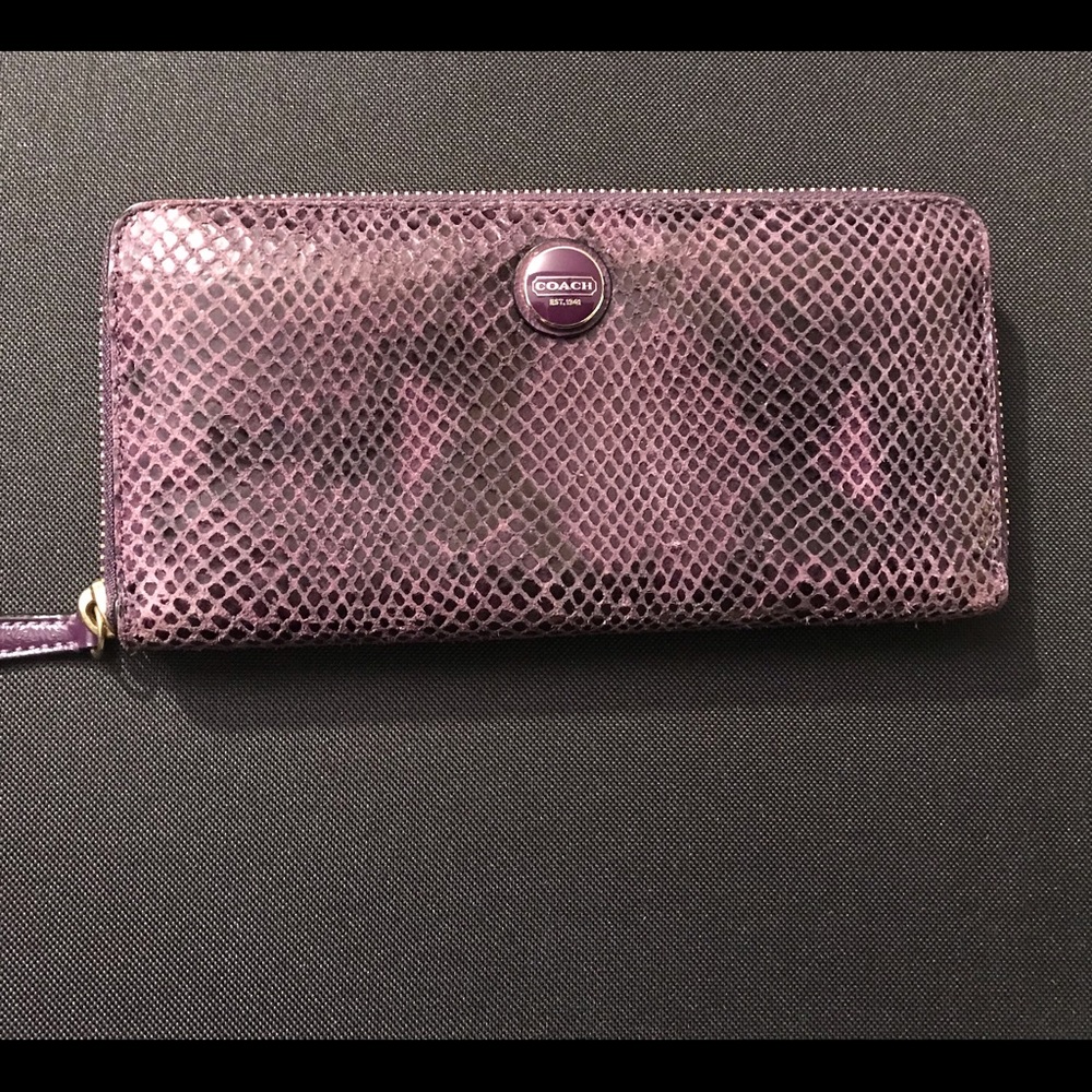 Coach Slim Accordion Zip Leather Wallet